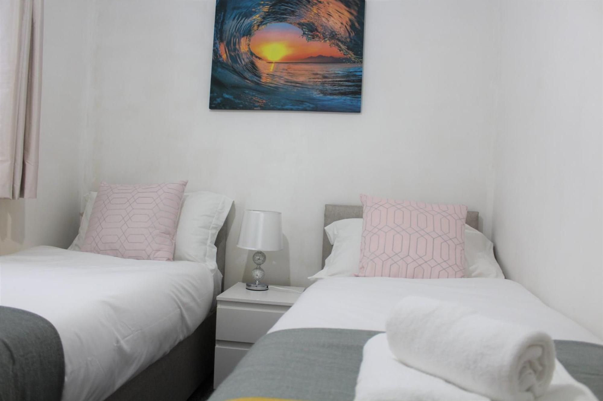 Clover Apartments Hadleigh  Экстерьер фото