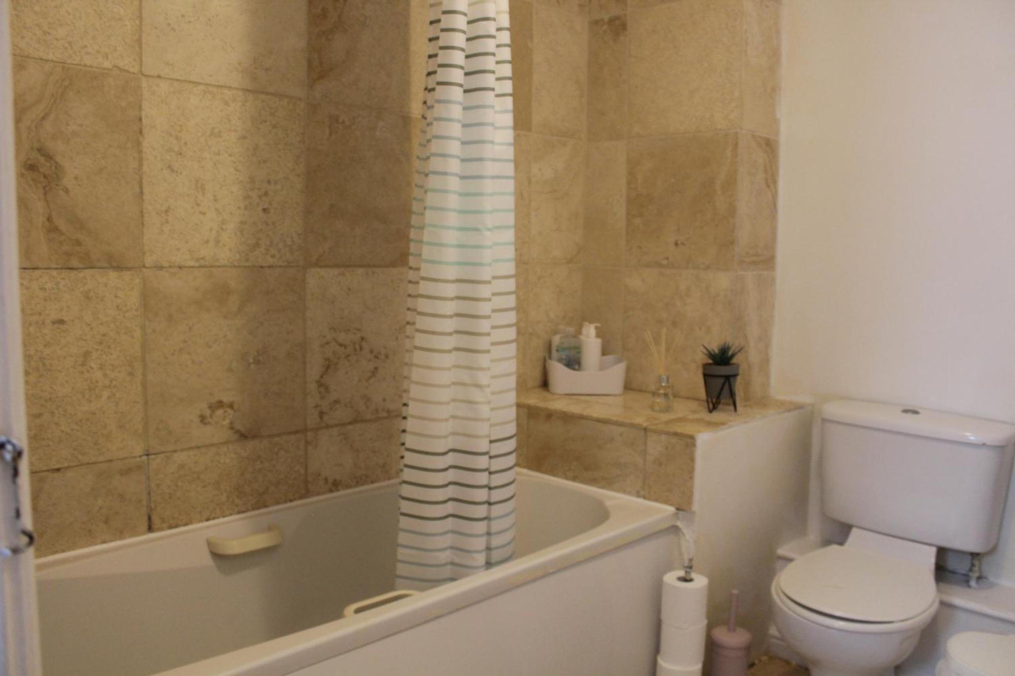 Clover Apartments Hadleigh  Экстерьер фото